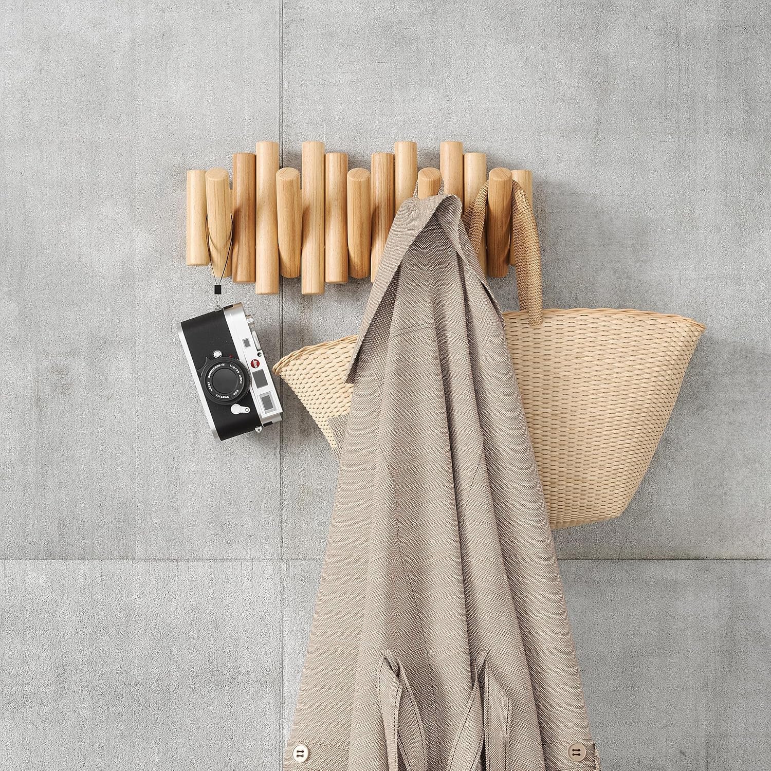 Picket Wall-Mounted Coat Rack - 5 Retractable Wood Pegs for Space-Saving Storage